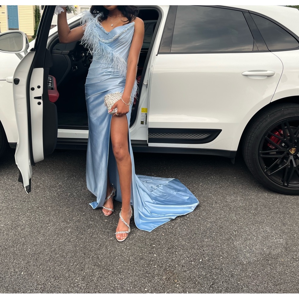 Elegant Blue Evening Gown